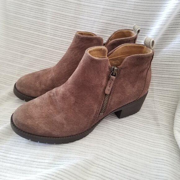 Hush Puppies Women’s Sz 6.5 Hadley Brown Suede Ankle Boot Bootie Zip - Picture 2 of 6